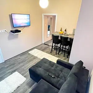 Apartament Flamingo Rezidencia 