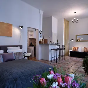 Down Town Apartment