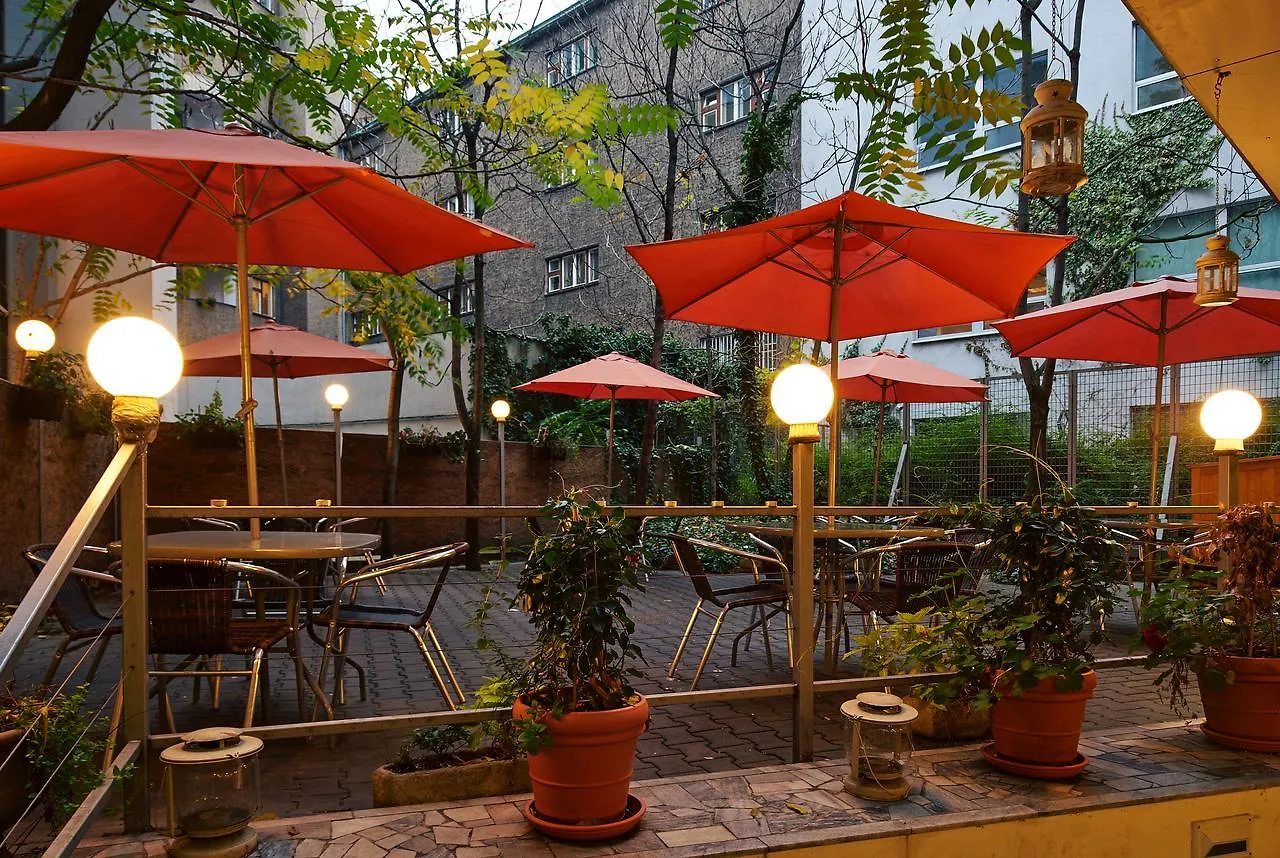 Hotel Ankora Praga 3*,